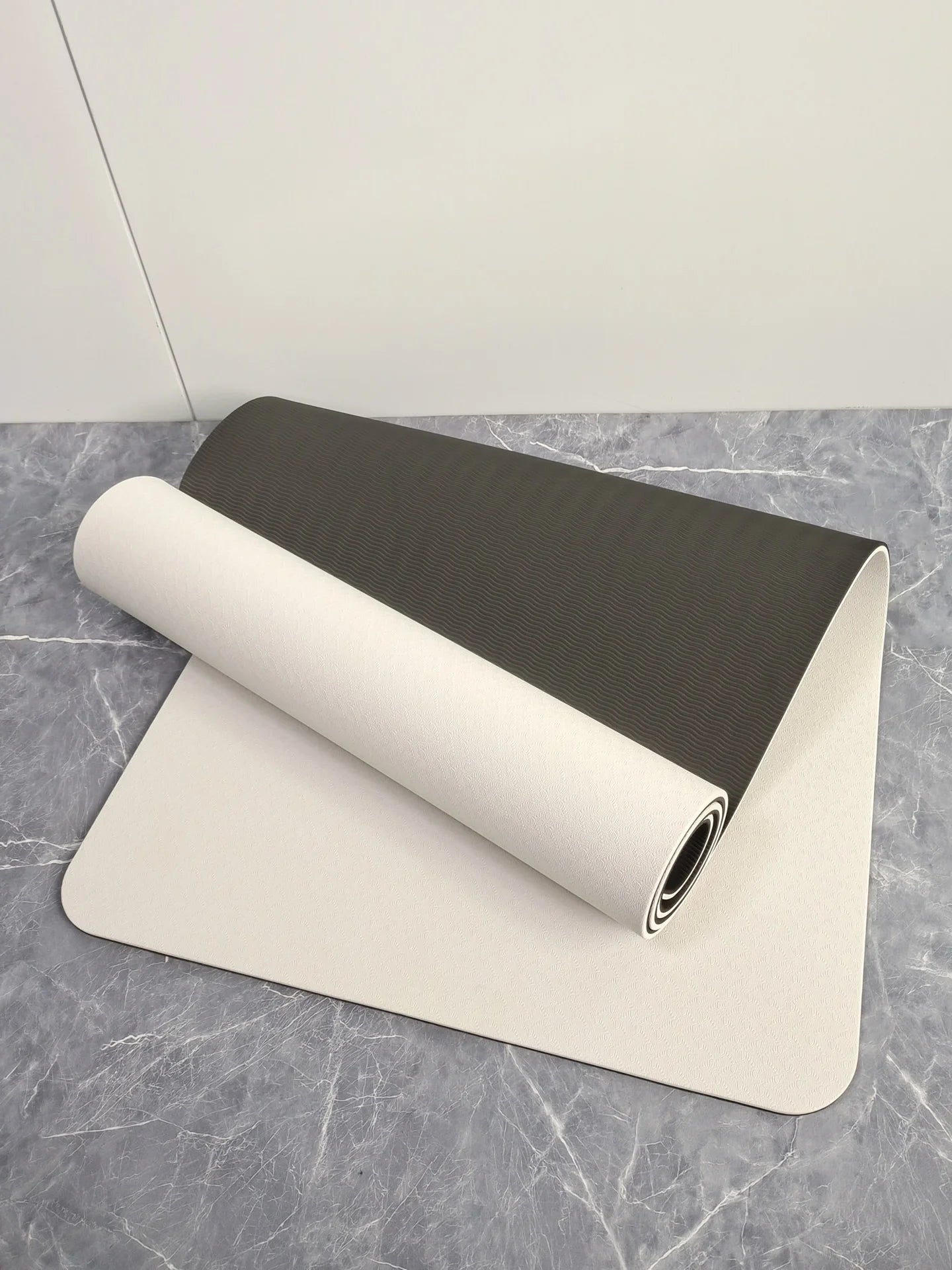 White Thiened TPE Yoga Mat