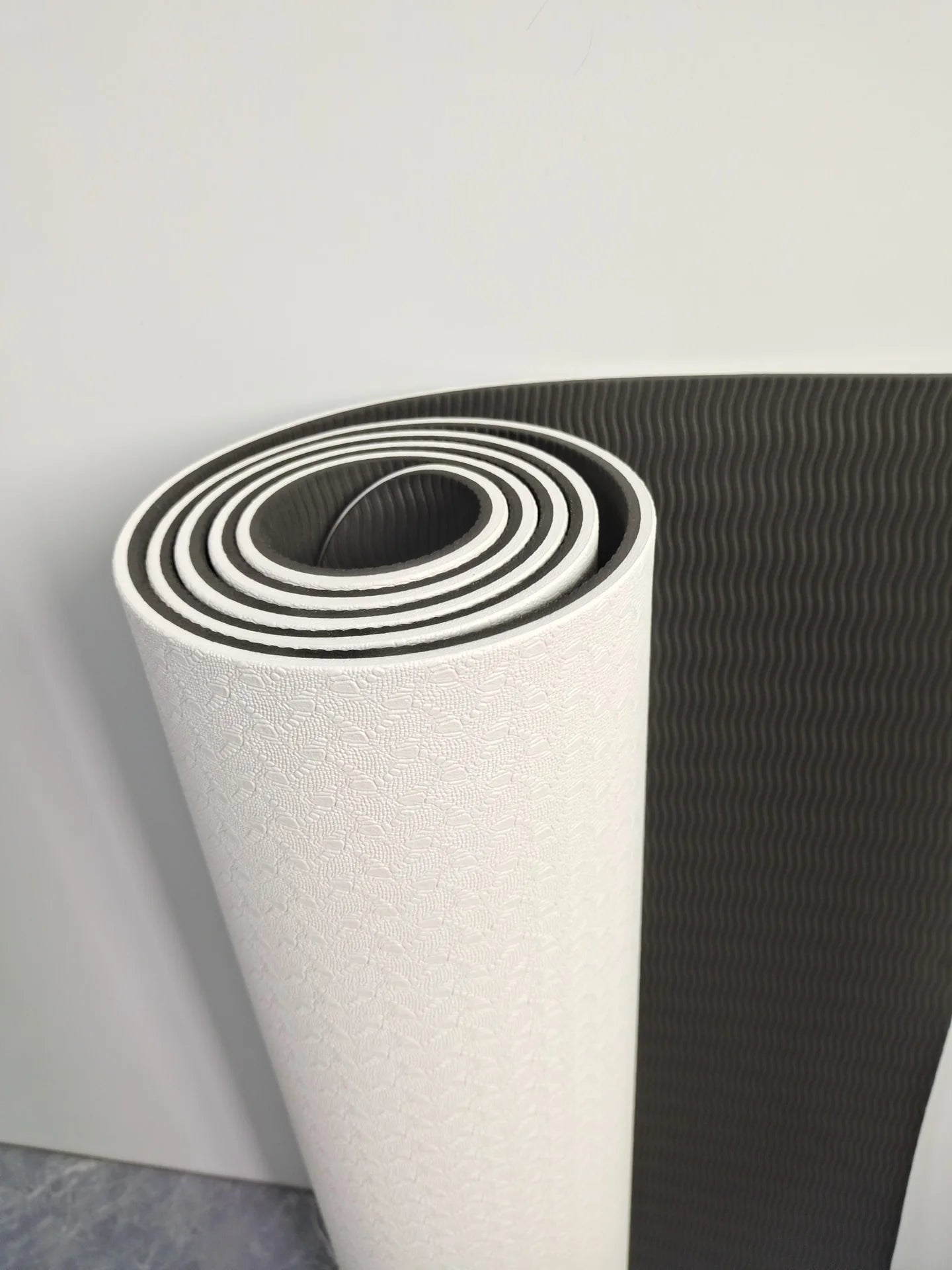 White Thiened TPE Yoga Mat